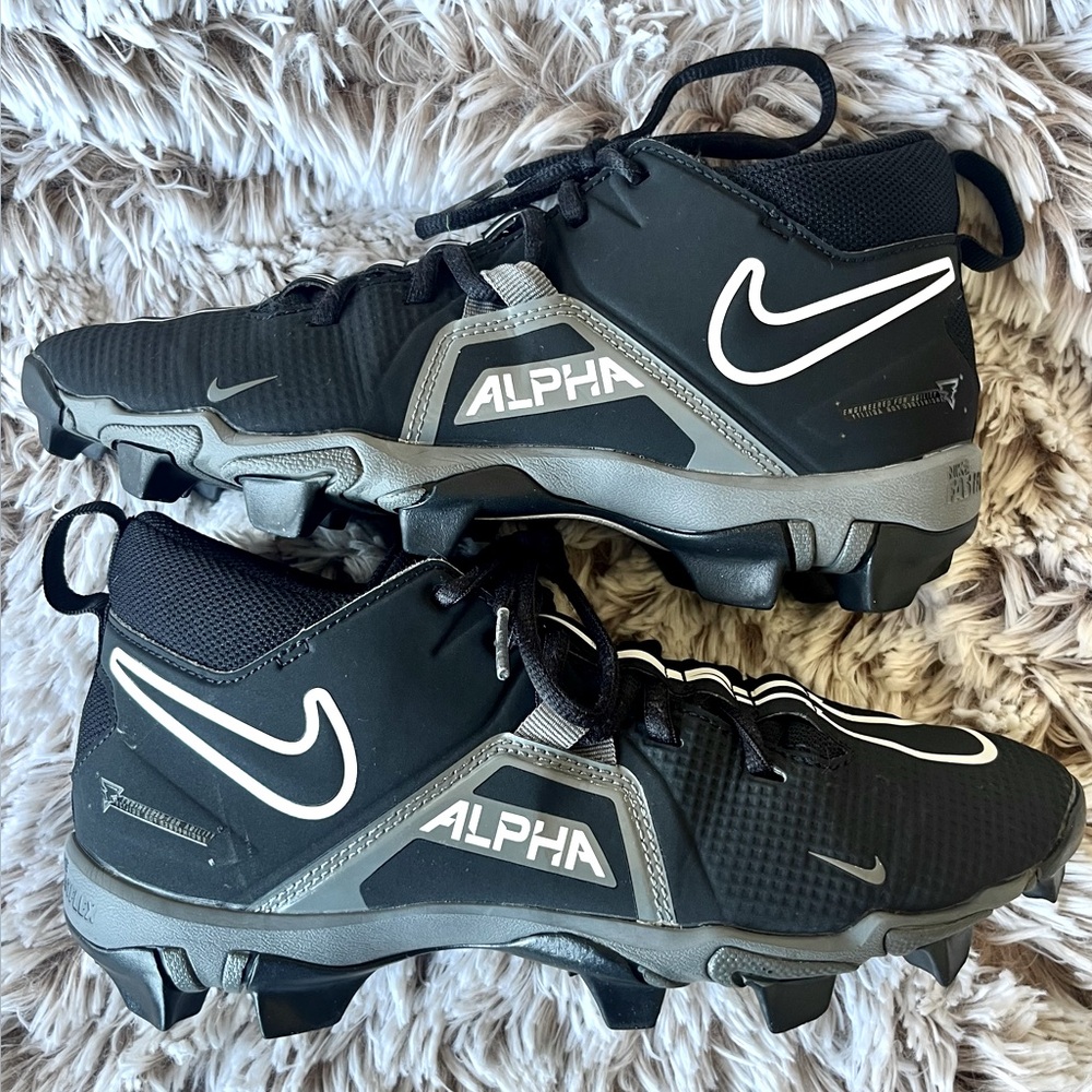 Nike Alpha Men’s Black Football Cleats sz US 7
